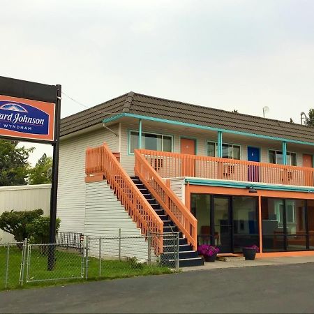 Howard Johnson By Wyndham Spokane Exterior photo