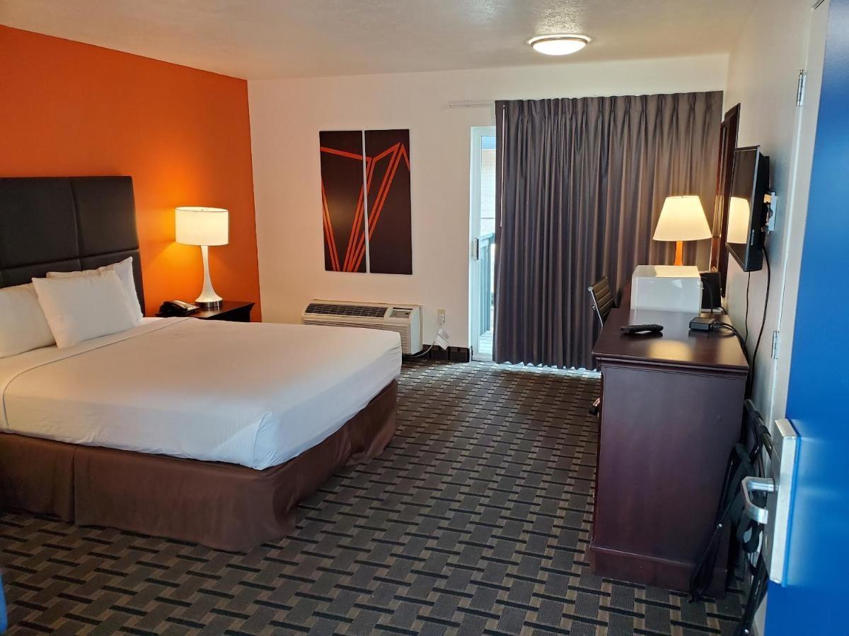 Howard Johnson By Wyndham Spokane Exterior photo